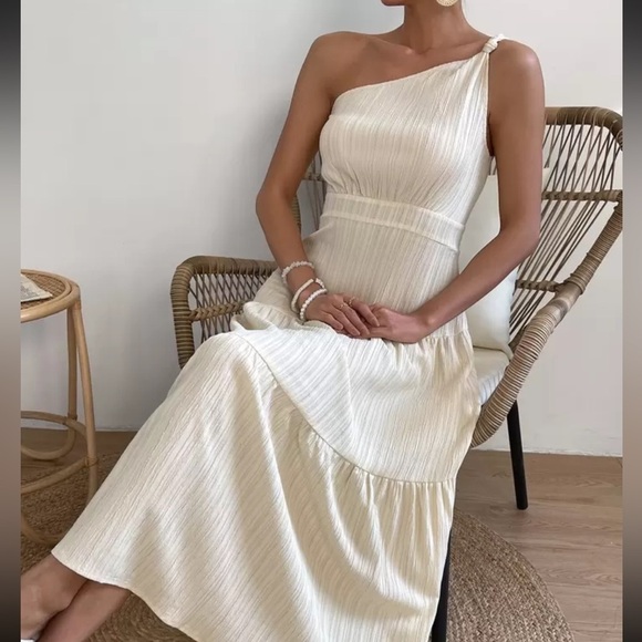 SHEIN Vaca Cream One-Shoulder Maxi Dress New w/ tag size 0XL Plus Size - Picture 4 of 8